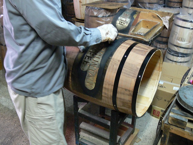 樽の製造工程 ステンシル印刷